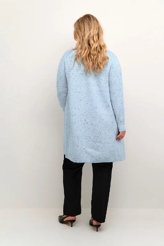 Lange hellblaue Strickjacke