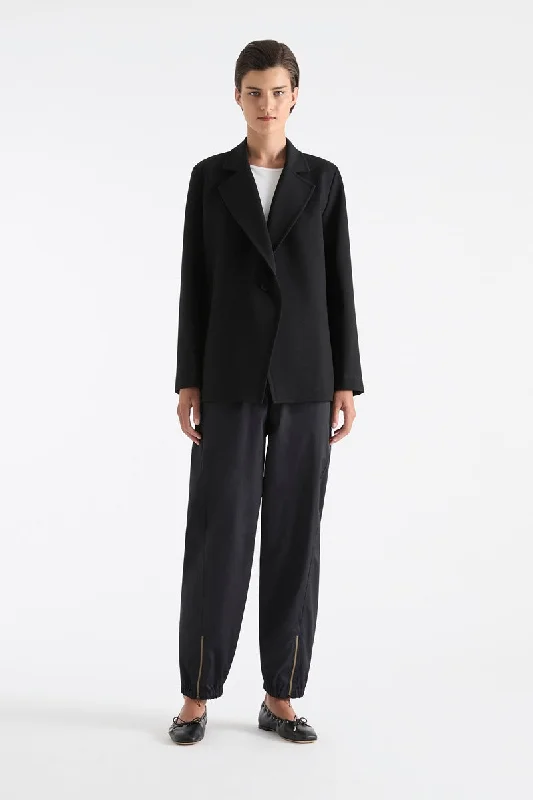 Shaped Blazer in Black F095 4123 by MELA PURDIE