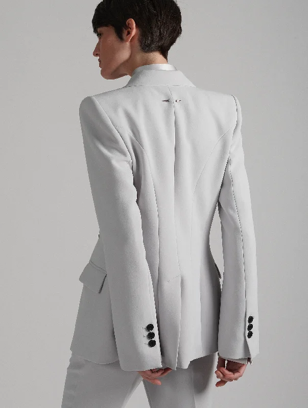 Veste de costume cintrée en crêpe gris perle